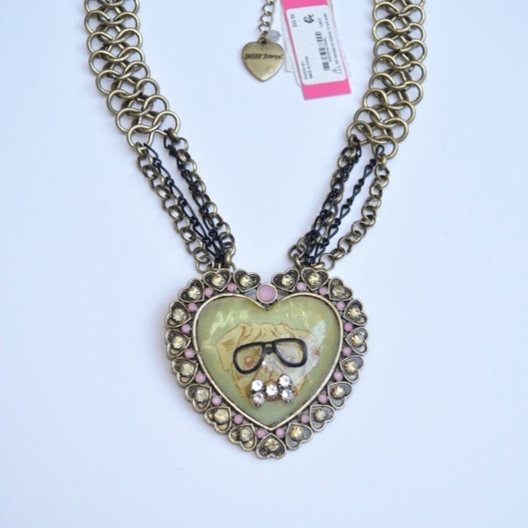 BETSEY JOHNSON RARE VINTAGE CAMEO COLLECTION PUG STATEMENT NECKLACE